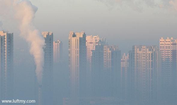 搭载pm2.5传感器的车载空气净化器 改善雾霾天车内空气质量