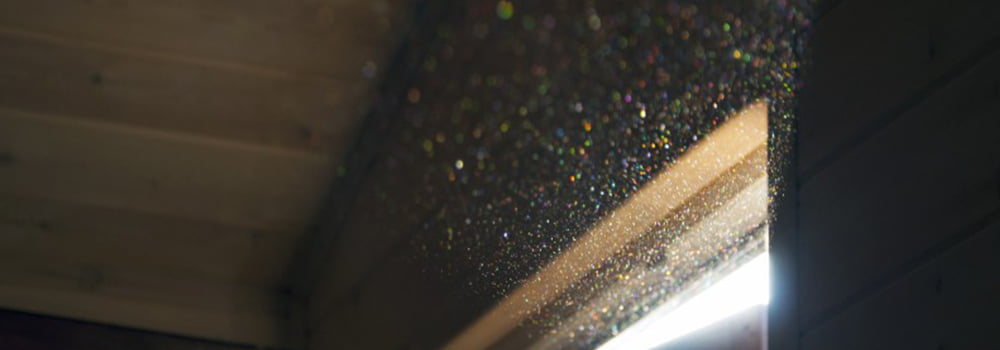 如何监测室内的粉尘水平？