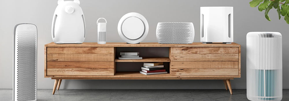 面对室内粉尘，空气净化器是放桌子上还是地上？